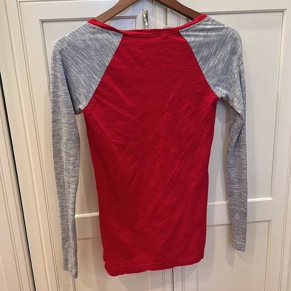 Washington Capitals Ladies Distressed Tee Shirt Size S - Picture 4 of 4